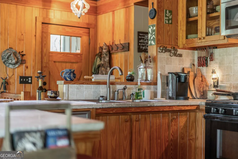 1360 Douglas Fish Camp RD White Oak, GA 31568