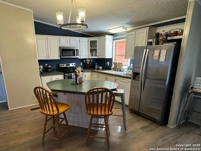 672 MAIN ST Cotulla, TX 78014