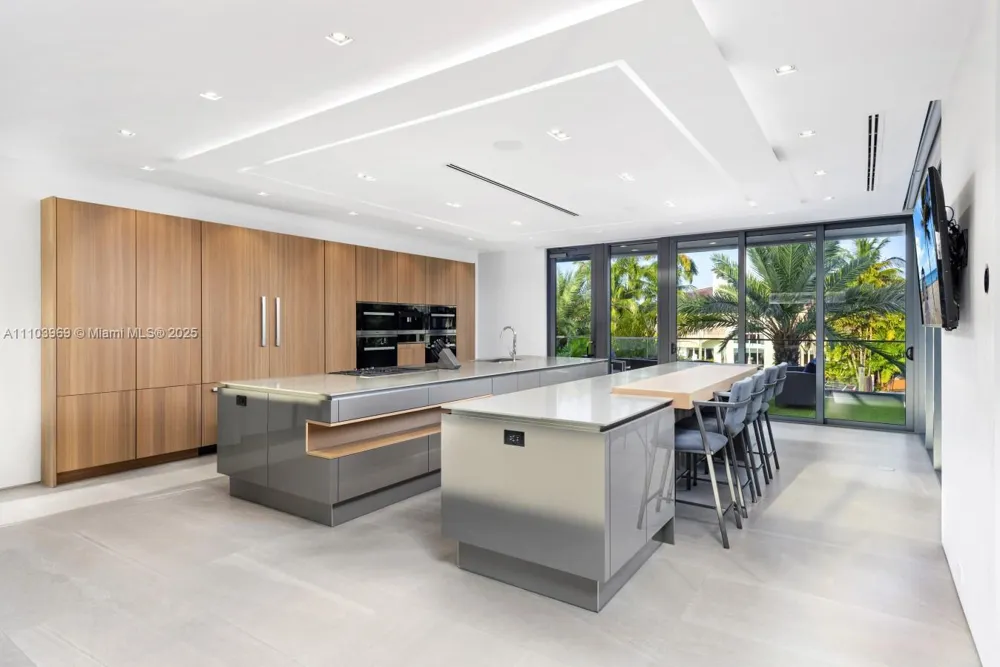440 Mola Ave Fort Lauderdale, FL 33301
