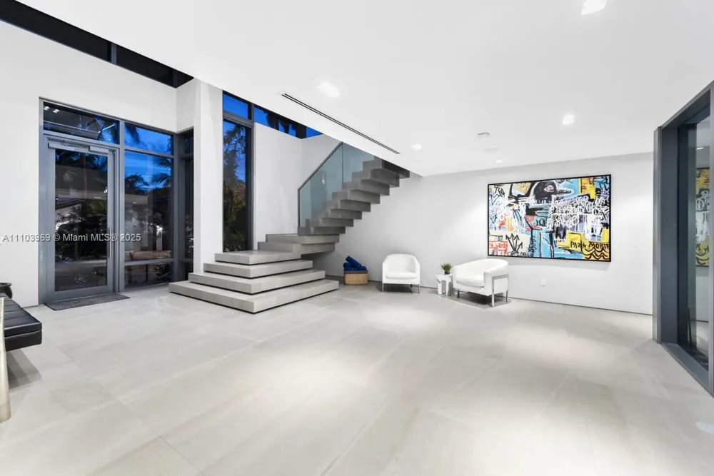440 Mola Ave Fort Lauderdale, FL 33301