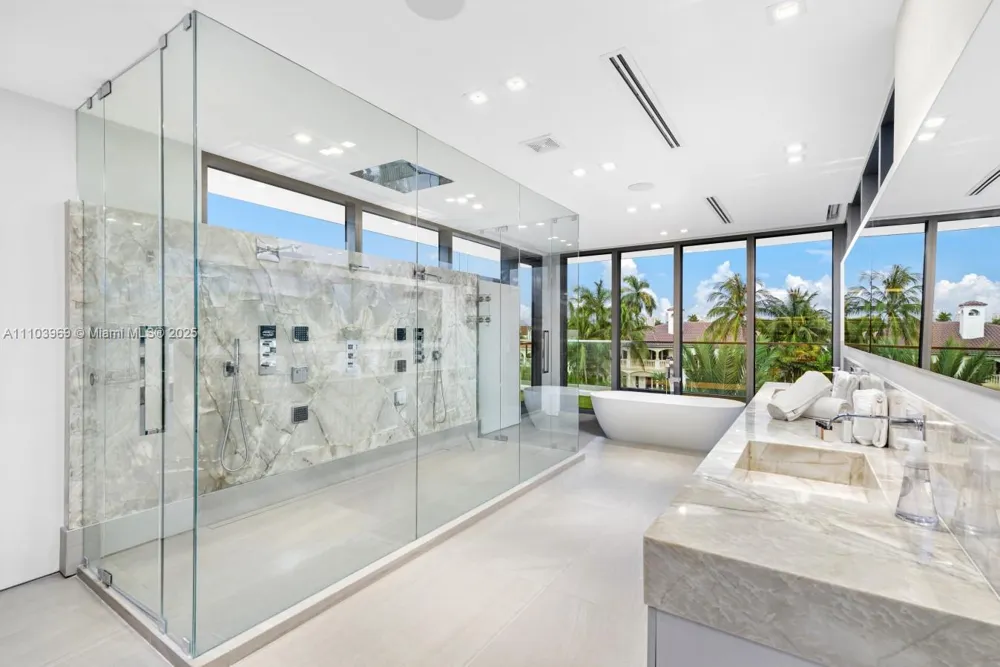 440 Mola Ave Fort Lauderdale, FL 33301