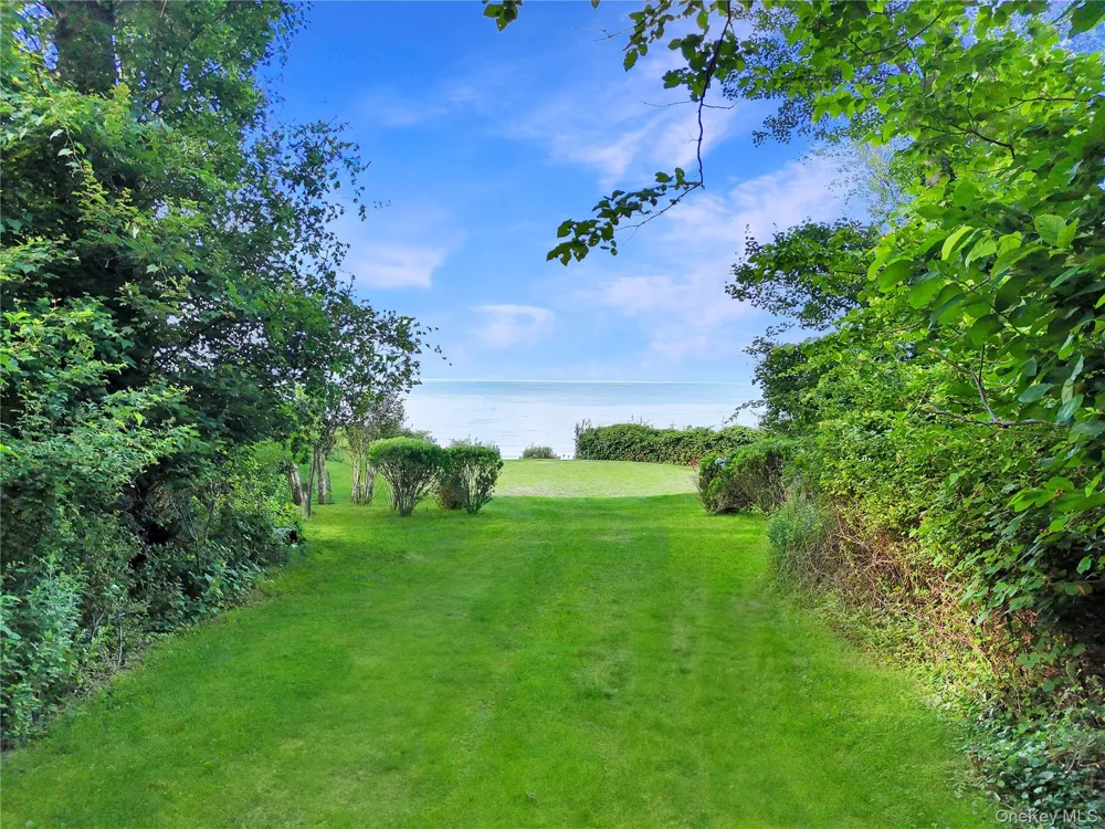 144 Centre Island Road Centre Island, NY 11771