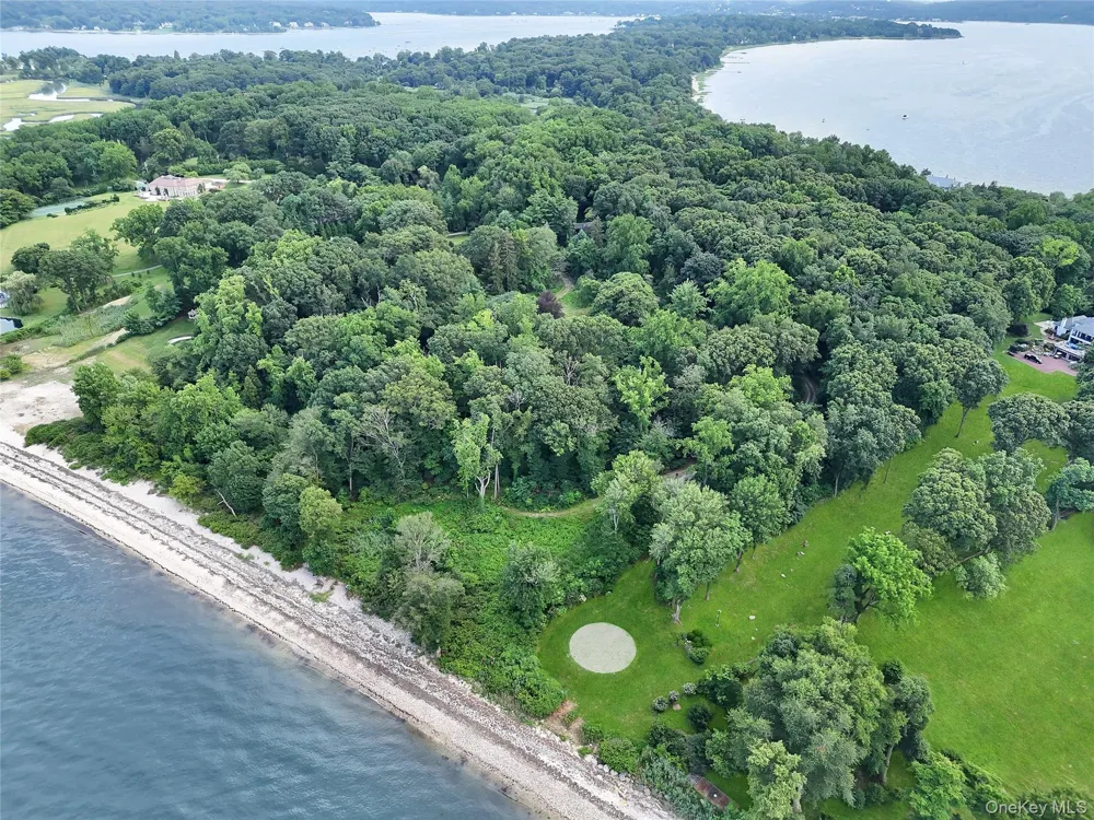 144 Centre Island Road Centre Island, NY 11771