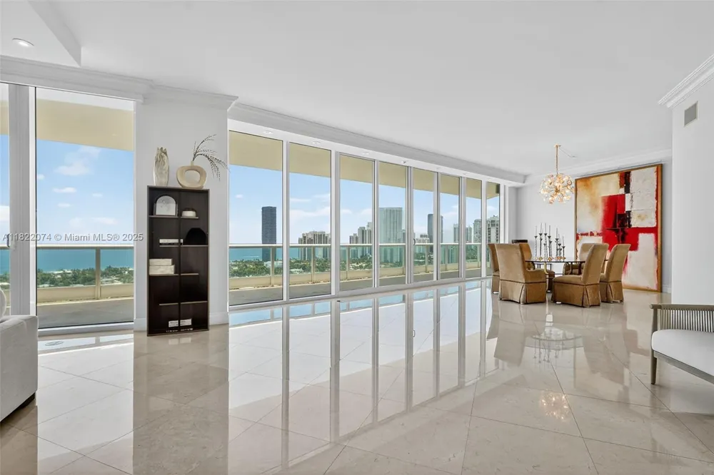 20155 NE 38th Ct #2201 Aventura, FL 33180
