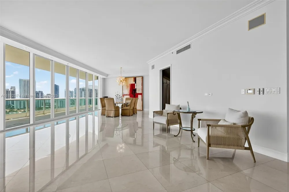 20155 NE 38th Ct #2201 Aventura, FL 33180