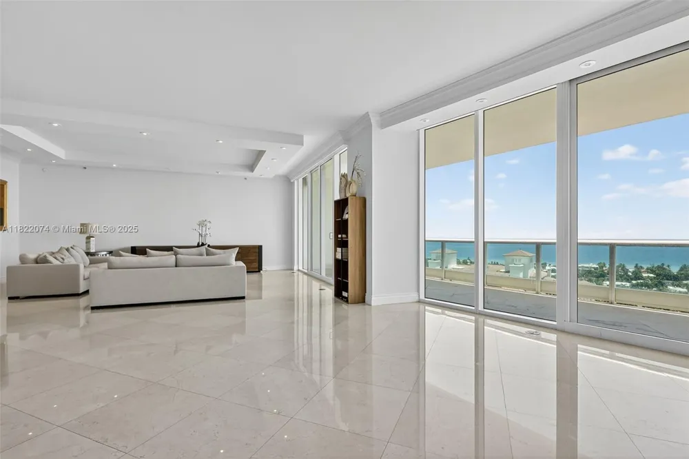 20155 NE 38th Ct #2201 Aventura, FL 33180