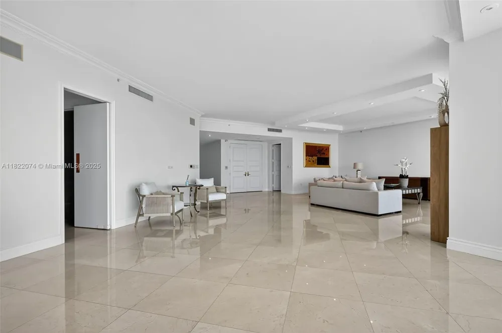 20155 NE 38th Ct #2201 Aventura, FL 33180