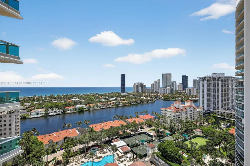 20155 NE 38th Ct #2201 Aventura, FL 33180