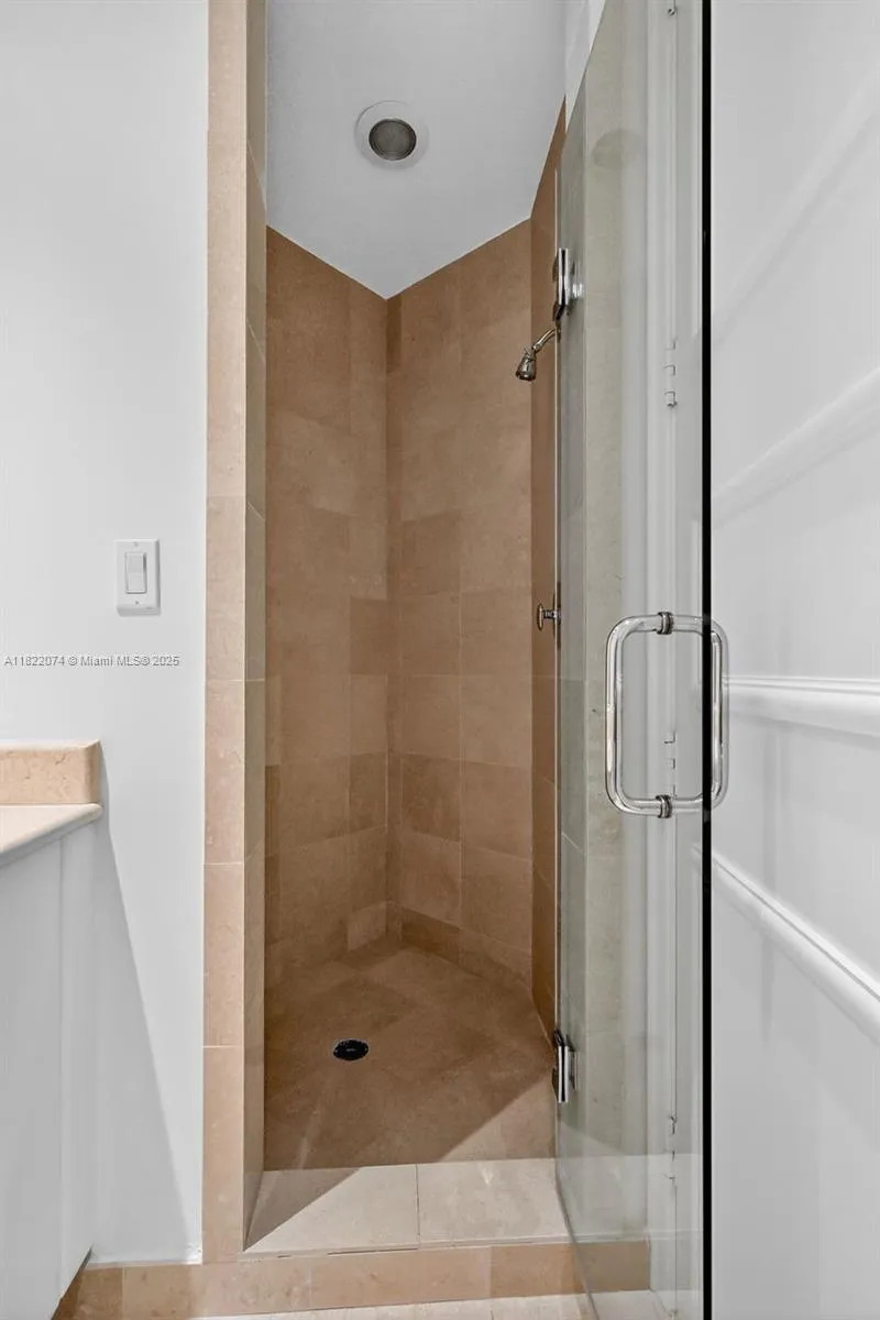 20155 NE 38th Ct #2201 Aventura, FL 33180