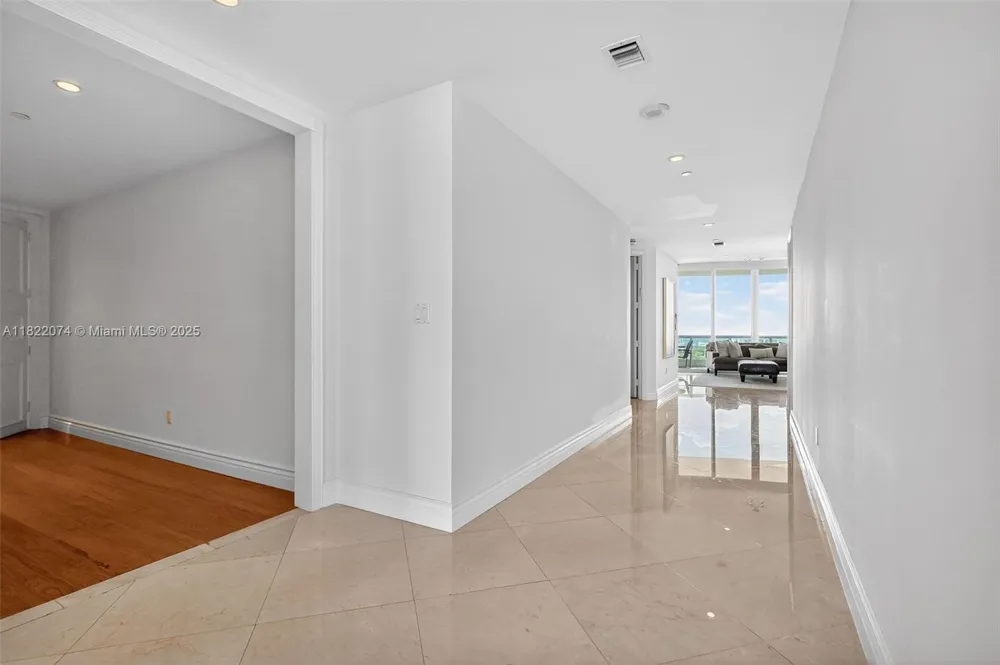 20155 NE 38th Ct #2201 Aventura, FL 33180
