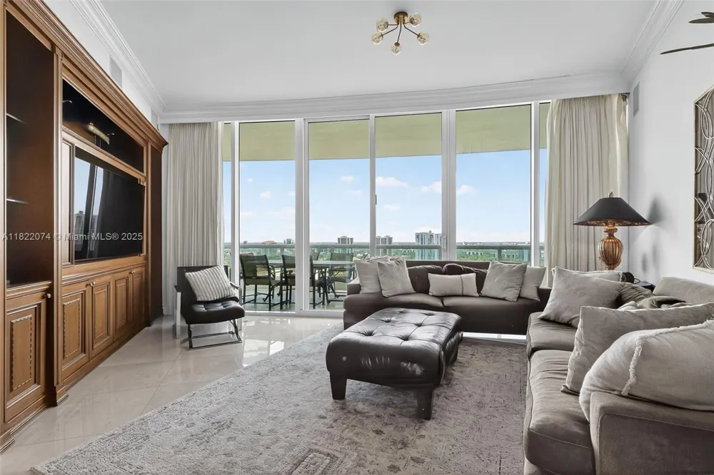 20155 NE 38th Ct #2201 Aventura, FL 33180
