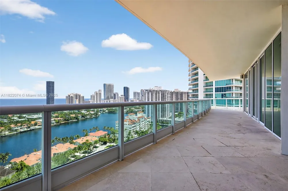 20155 NE 38th Ct #2201 Aventura, FL 33180