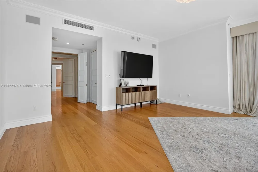 20155 NE 38th Ct #2201 Aventura, FL 33180