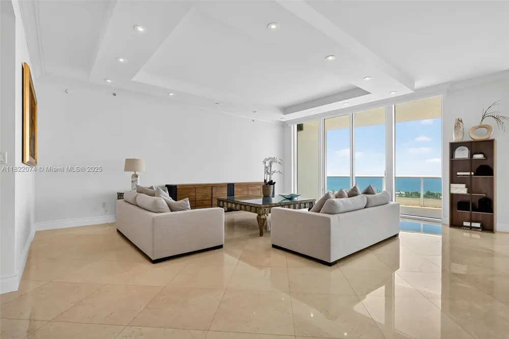 20155 NE 38th Ct #2201 Aventura, FL 33180