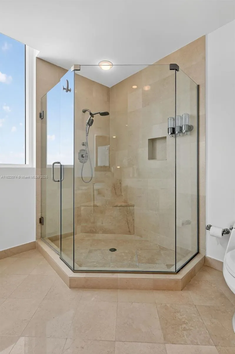 20155 NE 38th Ct #2201 Aventura, FL 33180