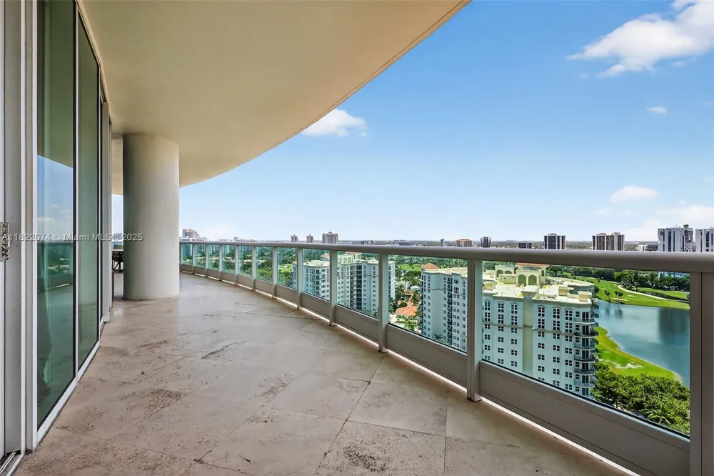 20155 NE 38th Ct #2201 Aventura, FL 33180