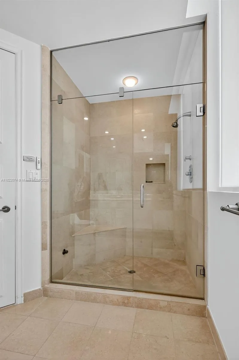 20155 NE 38th Ct #2201 Aventura, FL 33180