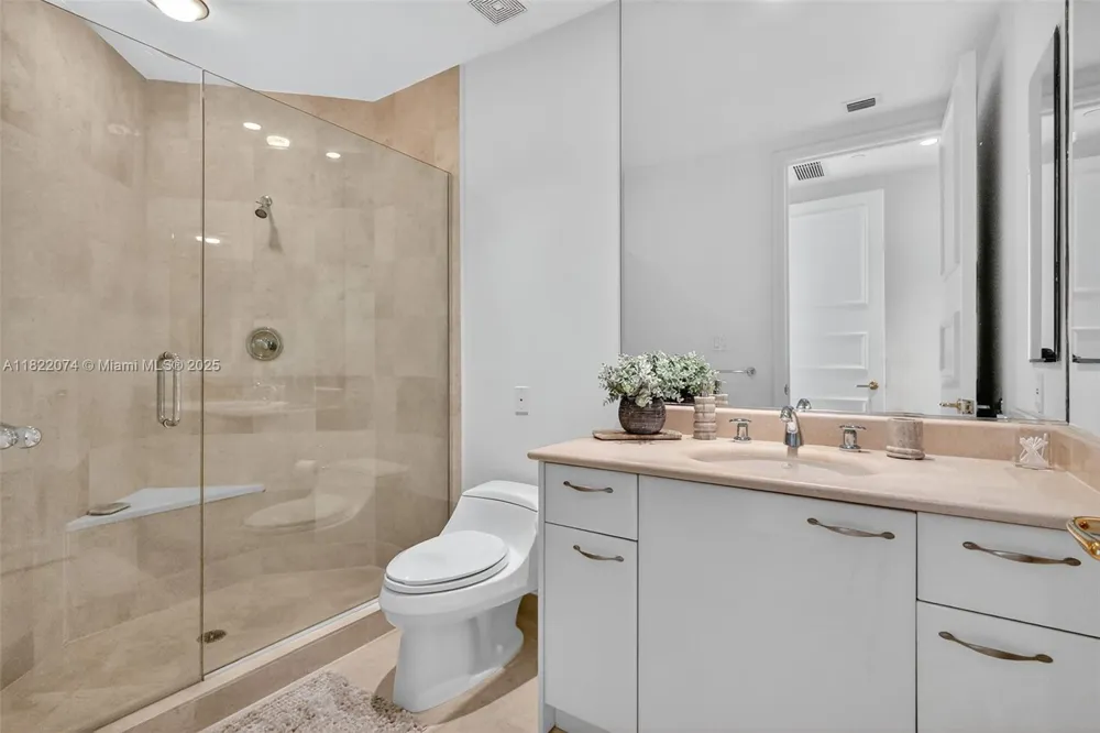 20155 NE 38th Ct #2201 Aventura, FL 33180