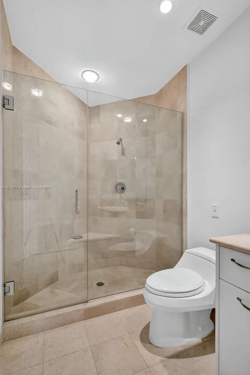 20155 NE 38th Ct #2201 Aventura, FL 33180