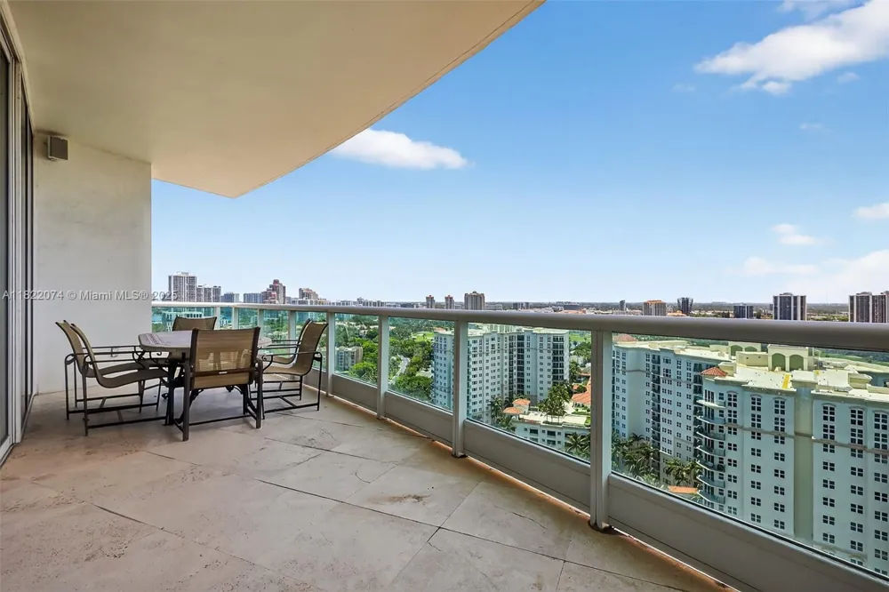 20155 NE 38th Ct #2201 Aventura, FL 33180