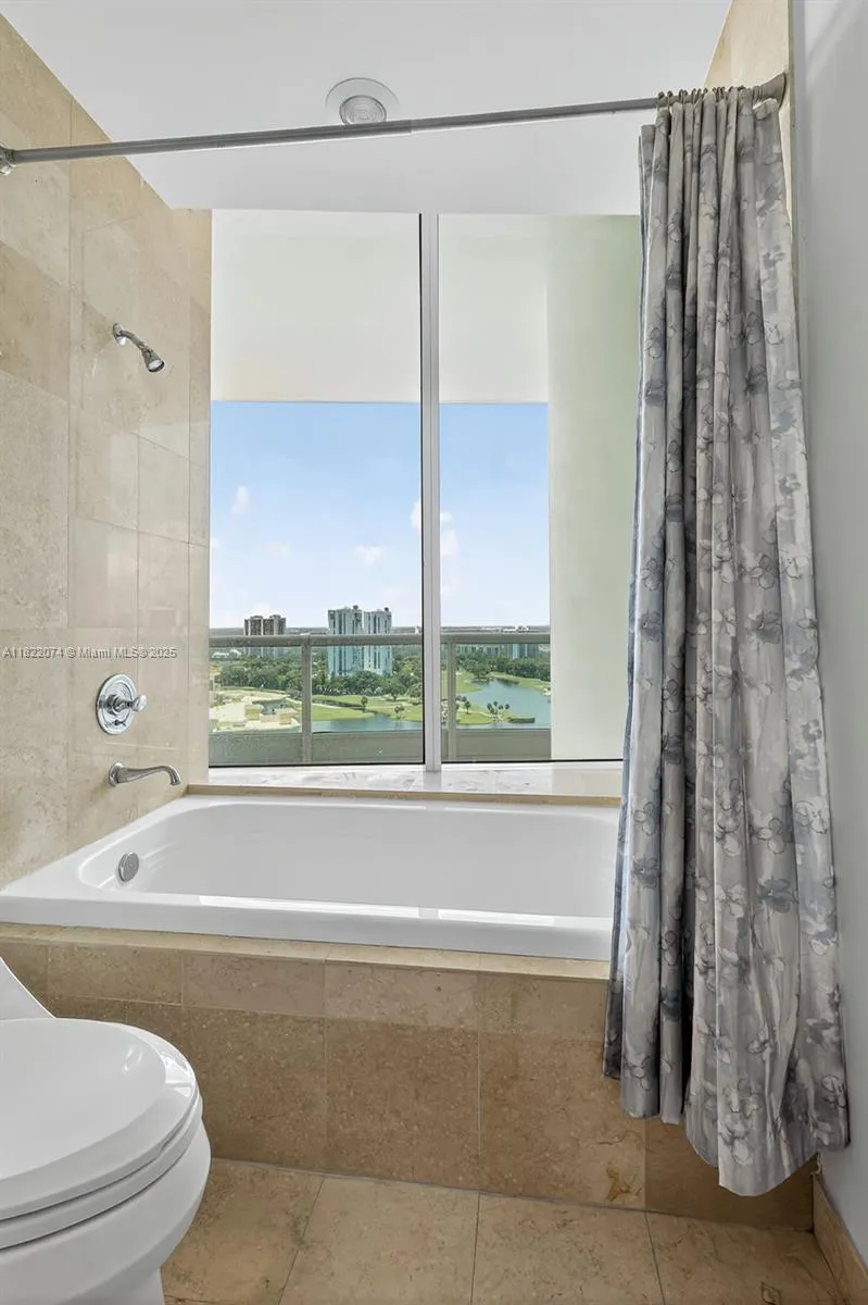 20155 NE 38th Ct #2201 Aventura, FL 33180