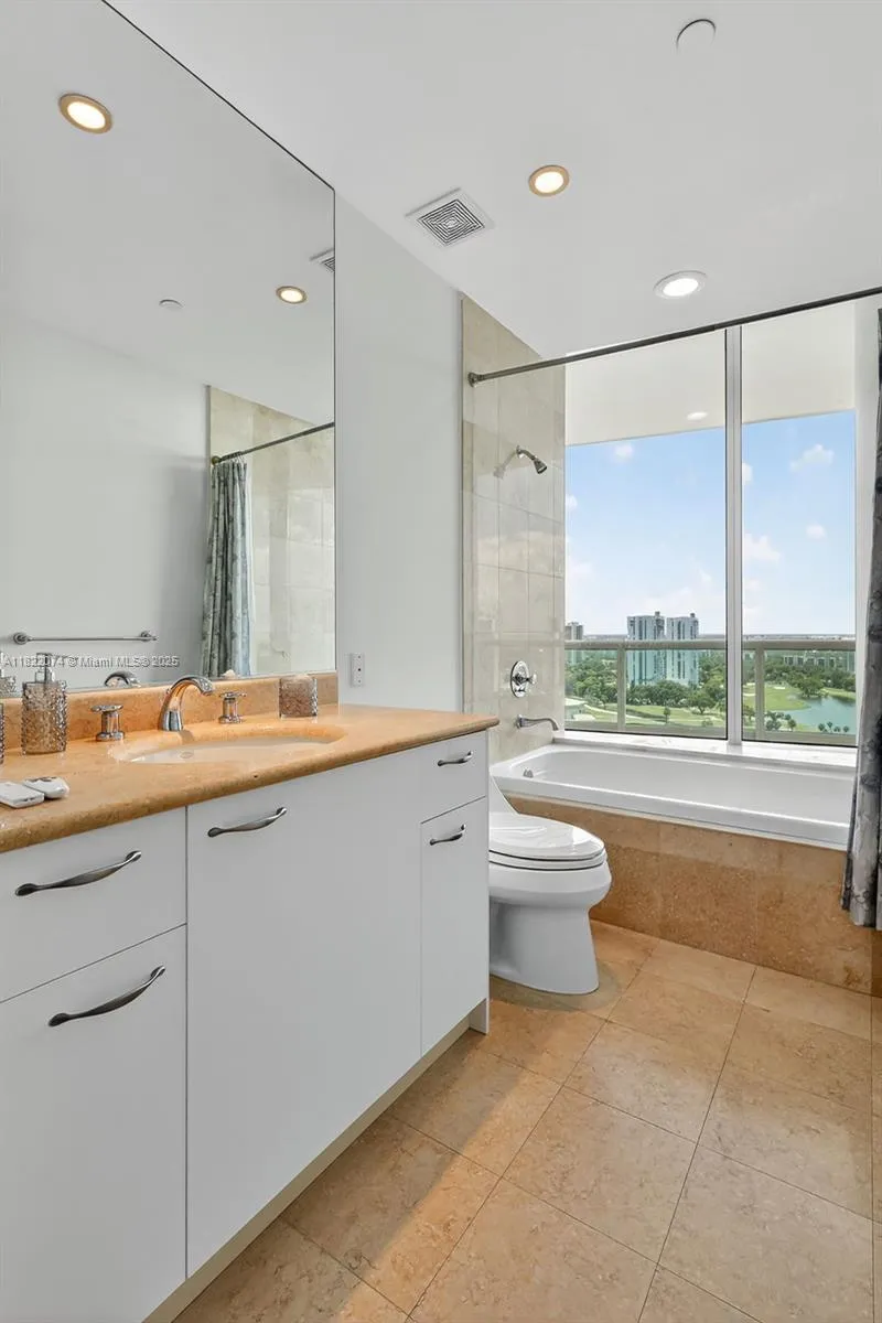 20155 NE 38th Ct #2201 Aventura, FL 33180