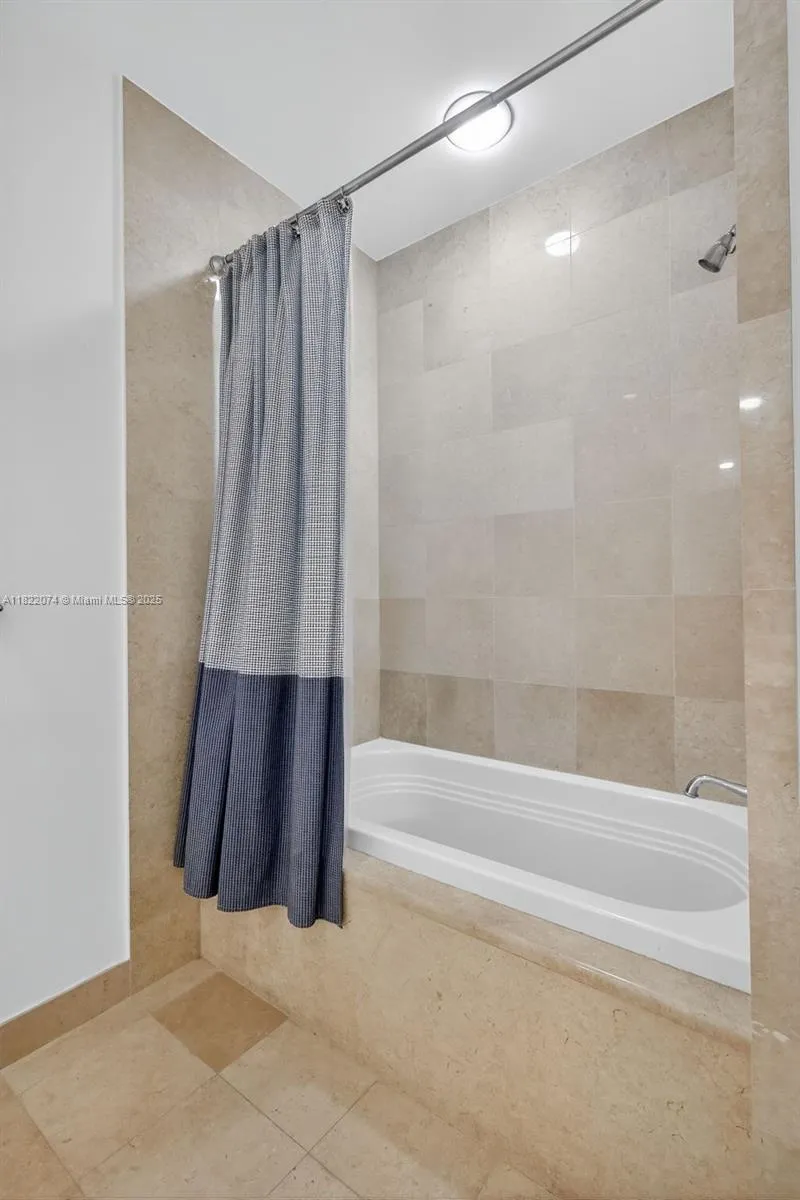20155 NE 38th Ct #2201 Aventura, FL 33180