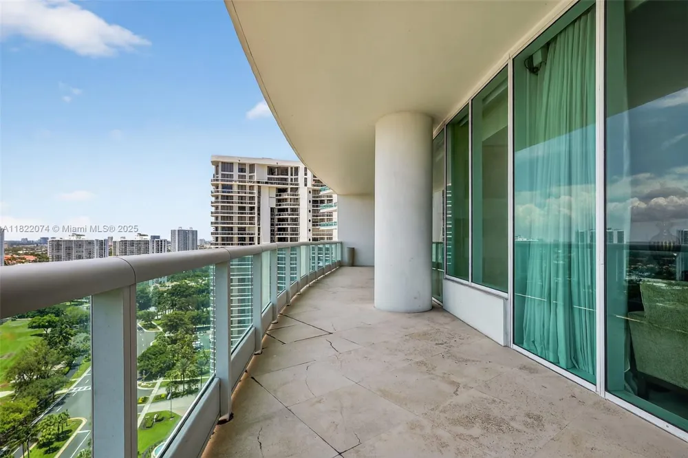 20155 NE 38th Ct #2201 Aventura, FL 33180