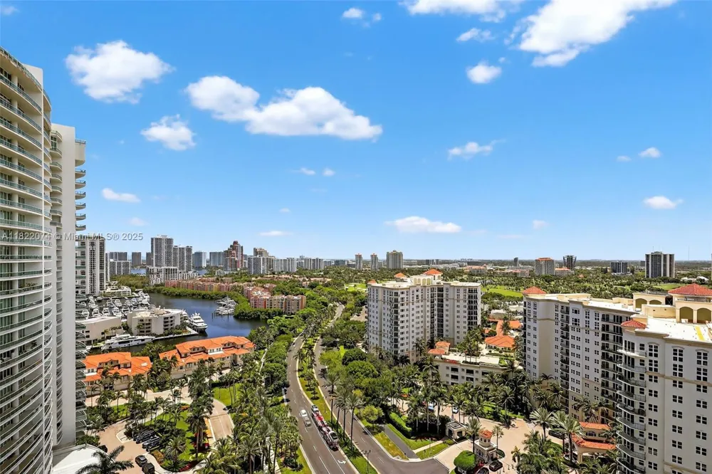 20155 NE 38th Ct #2201 Aventura, FL 33180