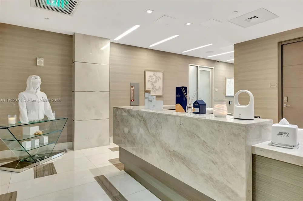 20155 NE 38th Ct #2201 Aventura, FL 33180