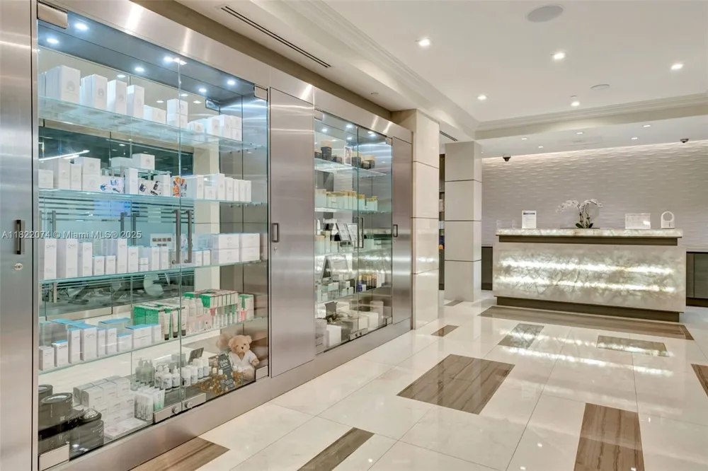 20155 NE 38th Ct #2201 Aventura, FL 33180