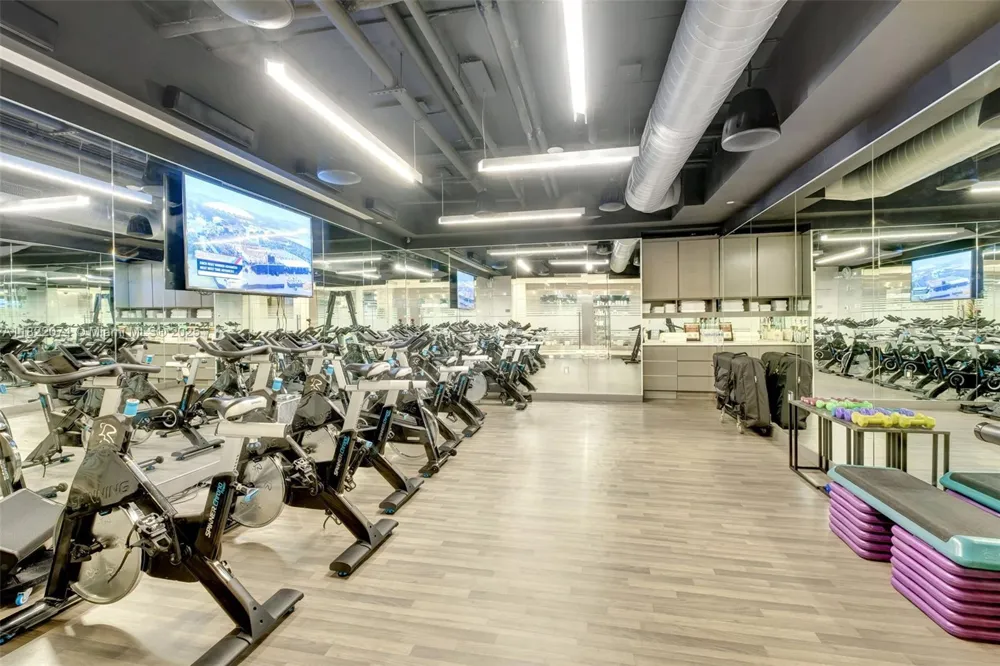 20155 NE 38th Ct #2201 Aventura, FL 33180