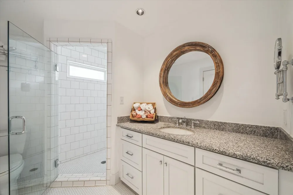 1226 Oahu Drive Tiki Island, TX 77554