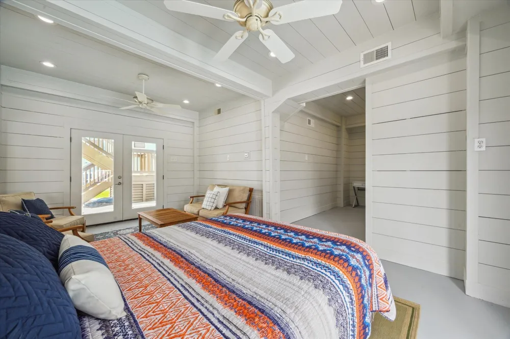 1226 Oahu Drive Tiki Island, TX 77554