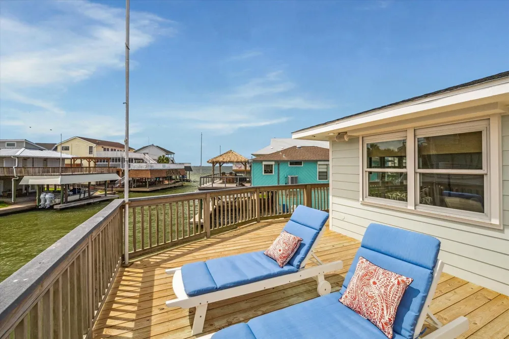1226 Oahu Drive Tiki Island, TX 77554