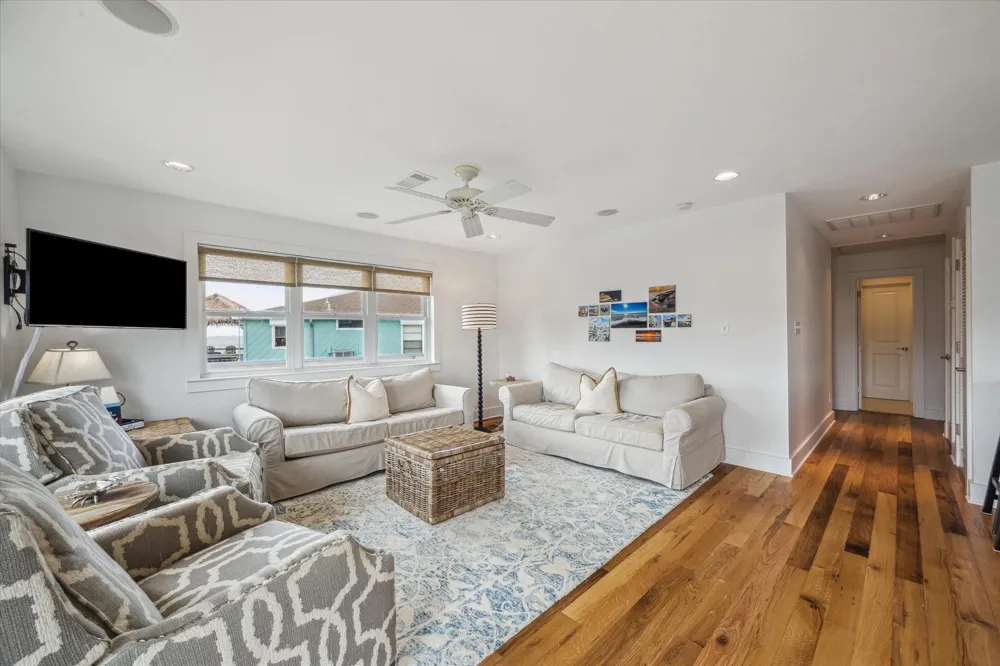 1226 Oahu Drive Tiki Island, TX 77554