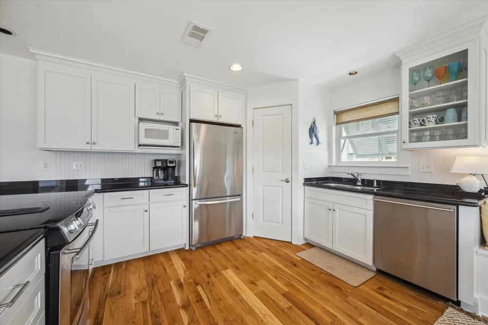 1226 Oahu Drive Tiki Island, TX 77554