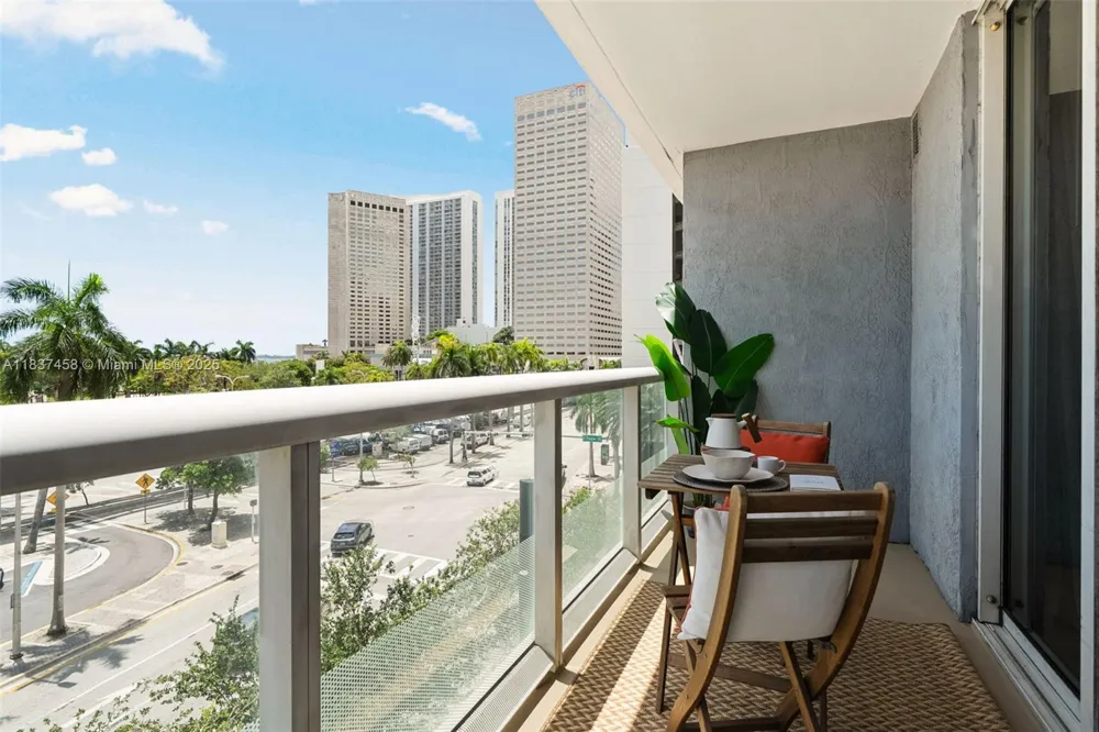 50 Biscayne Blvd #411 Miami, FL 33132