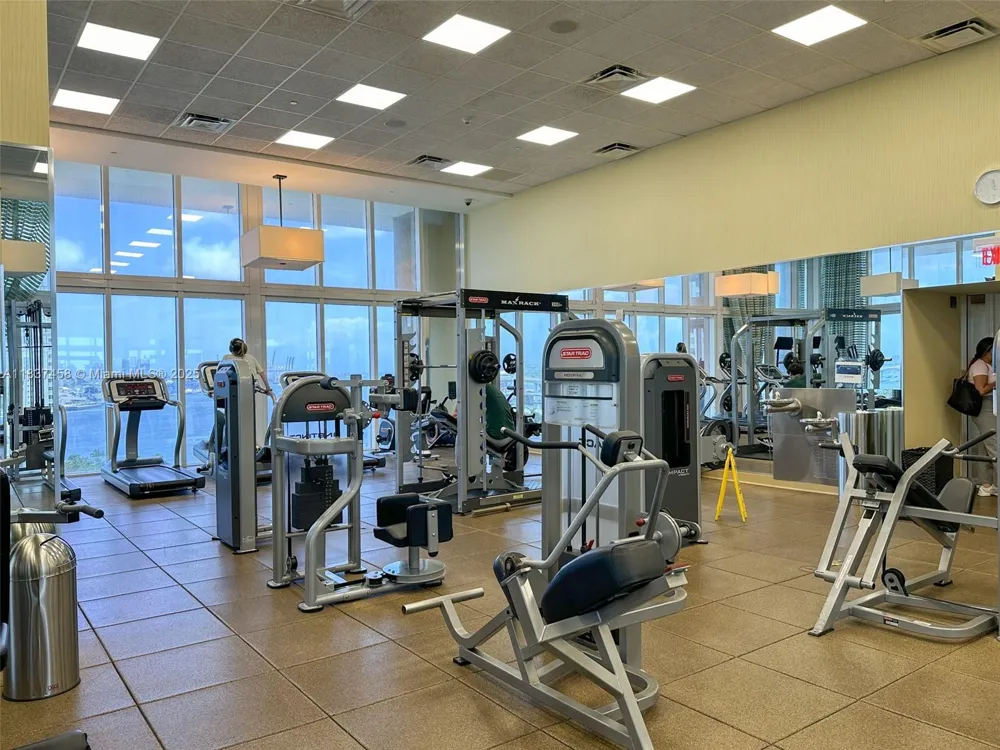 50 Biscayne Blvd #411 Miami, FL 33132