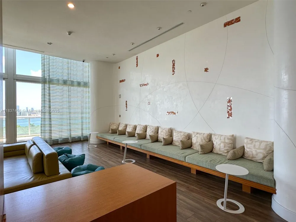 50 Biscayne Blvd #411 Miami, FL 33132