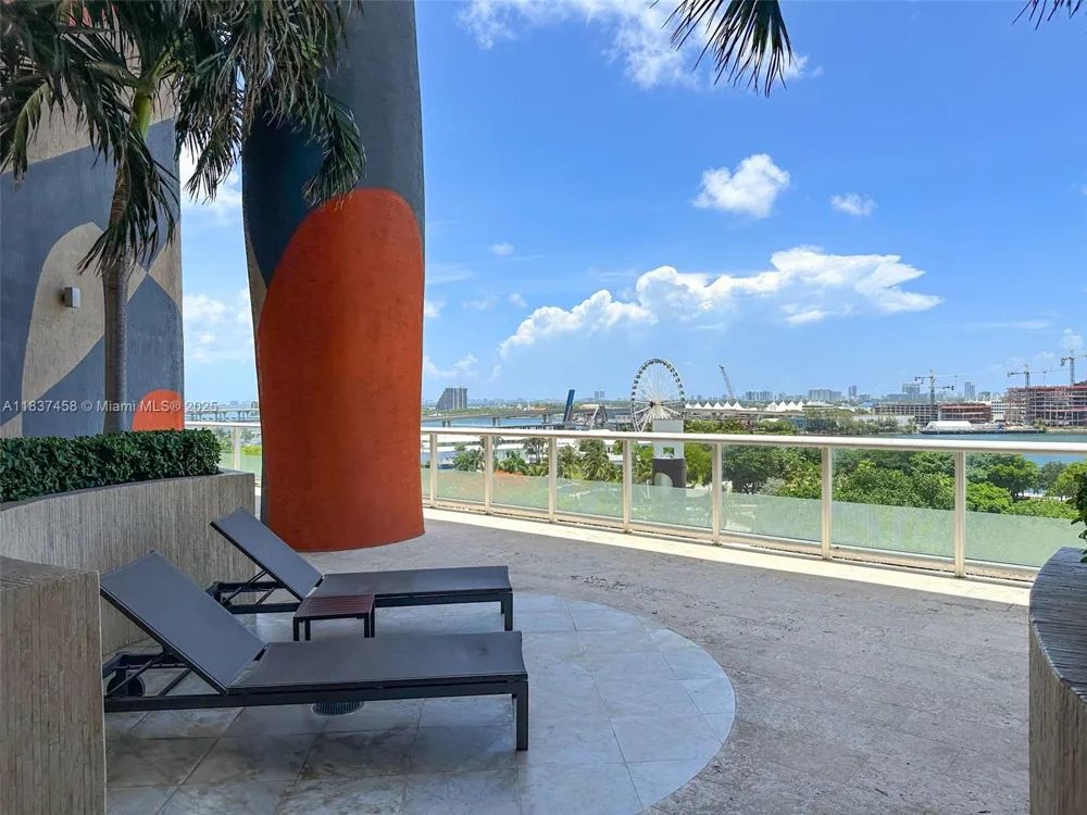 50 Biscayne Blvd #411 Miami, FL 33132