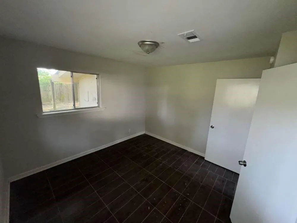 270 Triangle Drive Vidor, TX 77662