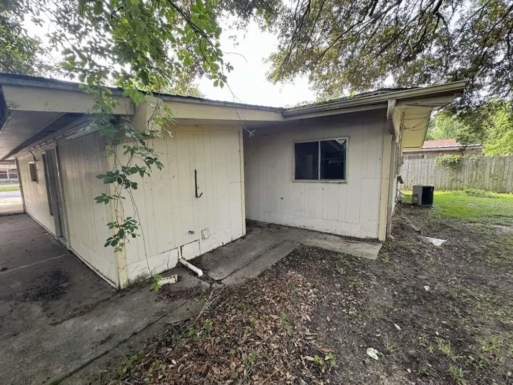 270 Triangle Drive Vidor, TX 77662