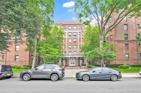 84-51 Beverly Road #5P