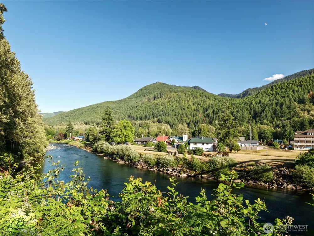 76011 NE 123rd Street Skykomish, WA 98288