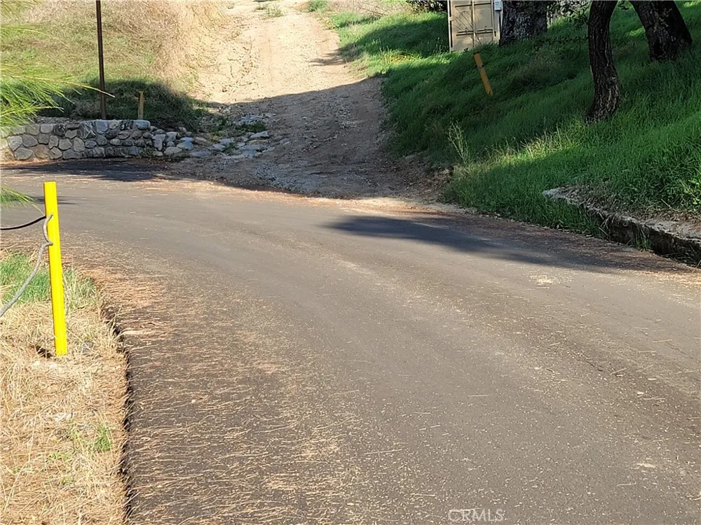 North Trail Sylmar, CA 91342