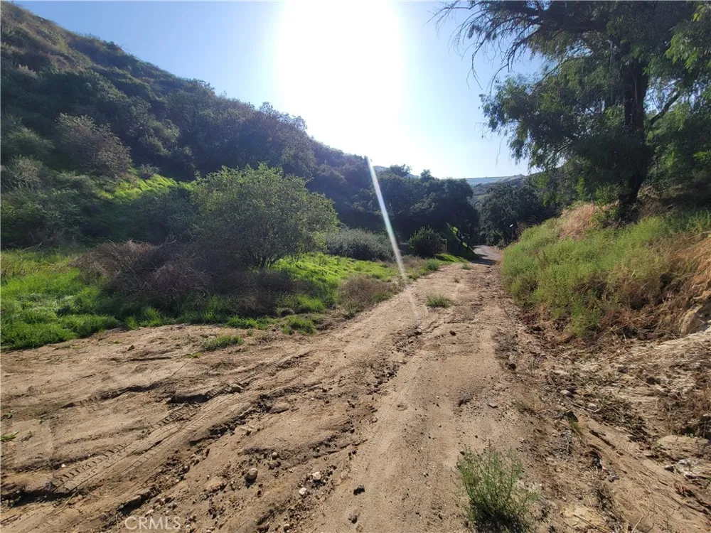 North Trail Sylmar, CA 91342
