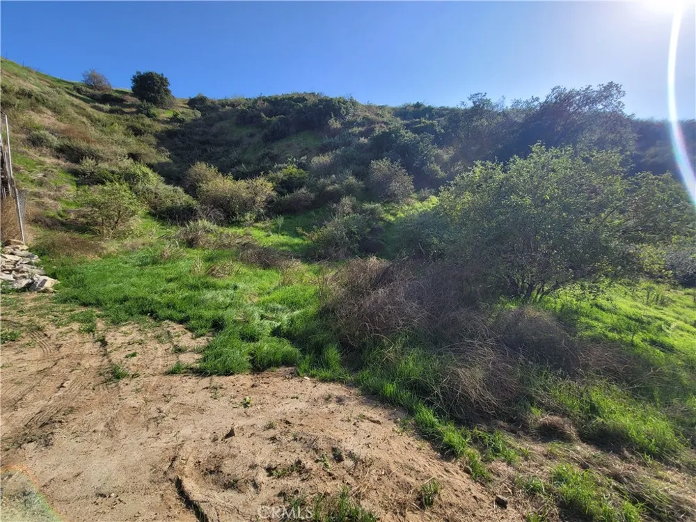 North Trail Sylmar, CA 91342