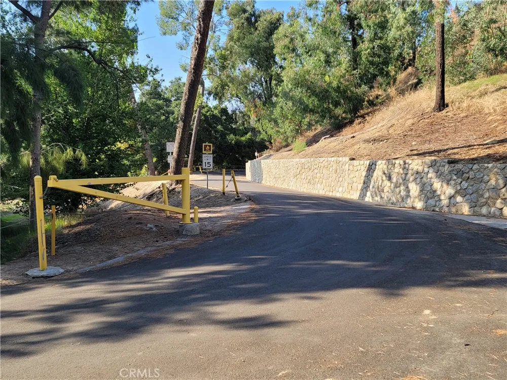 North Trail Sylmar, CA 91342