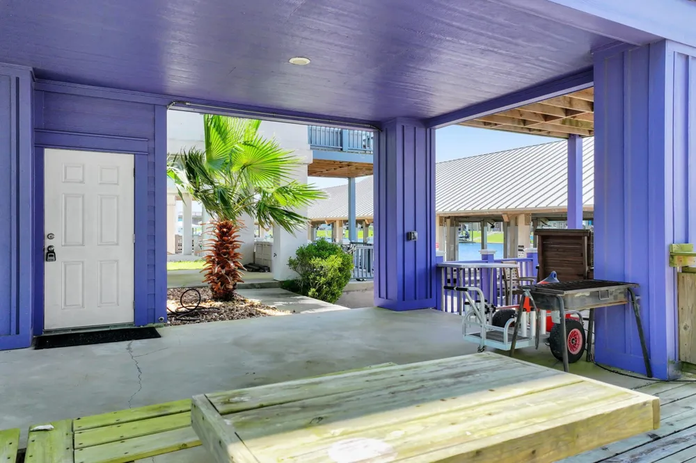 2207 Nelson Avenue Port Bolivar, TX 77650